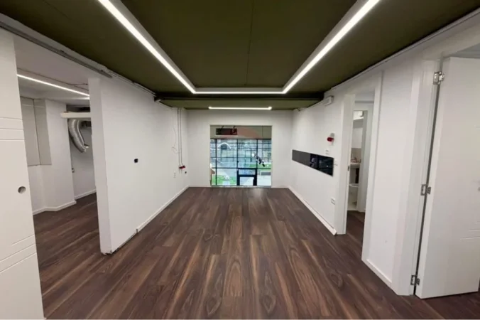 Tirane, shitet dyqan , 180 m² 575.000 € 