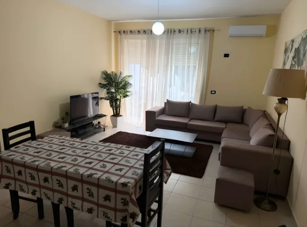 Tirane, jepet me qera apartament 2+1+Ballkon Kati 5, 96 m² 550 € (LiqLiqeni i Thatë)