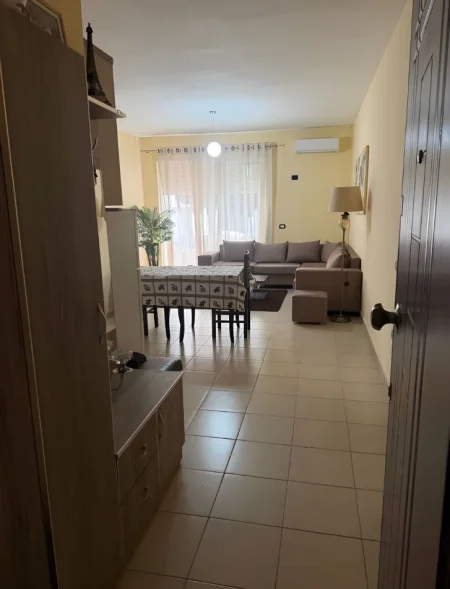 Tirane, jepet me qera apartament 2+1+Ballkon Kati 5, 96 m² 550 € (LiqLiqeni i Thatë)