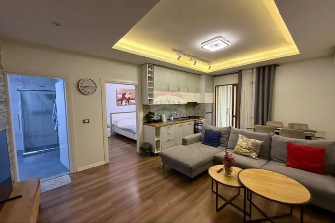 Tirane, jepet me qera apartament 2+1 Kati 1, 100 m² 800 € 