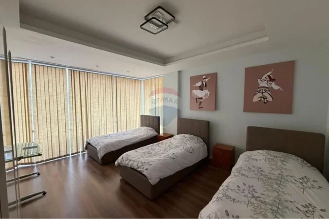 Tirane, jepet me qera apartament 2+1 Kati 1, 100 m² 800 € 
