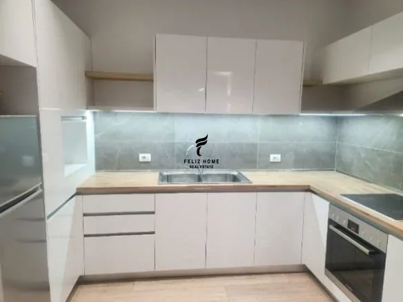 Tirane, jepet me qera apartament 1+1 Kati 2, 65 m² 650 € (MYSLYM SHYRI)