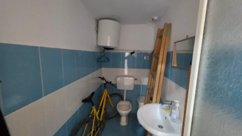 Vlore, jepet me qera ambjent biznesi Kati 0, 25 m² 400 € (Rruga Hasan Kushta, Albano Romina, Vlorë)