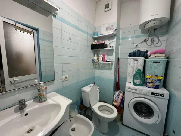 Tirane, shitet apartament 1+1 Kati 3, 64 m² 113.000 € (astir)