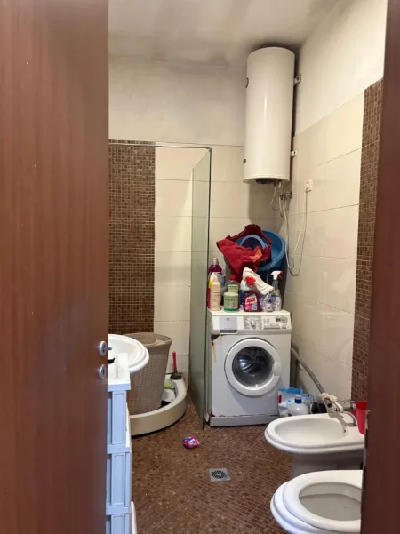 Tirane, shitet apartament 3+1+Aneks+Ballkon Kati 2, 149 m² 175.000 € 