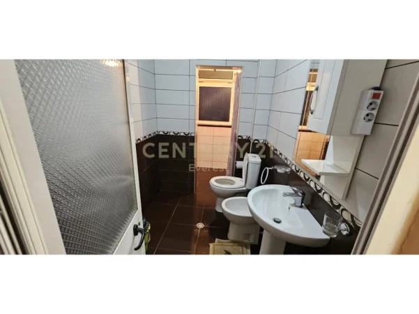 Tirane, shitet apartament 2+1 Kati 4, 80 m² 147.000 € (rruga Irfan Tomini)