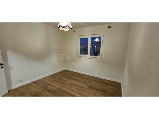 Tirane, shitet apartament 2+1 Kati 4, 80 m² 147.000 € (rruga Irfan Tomini)