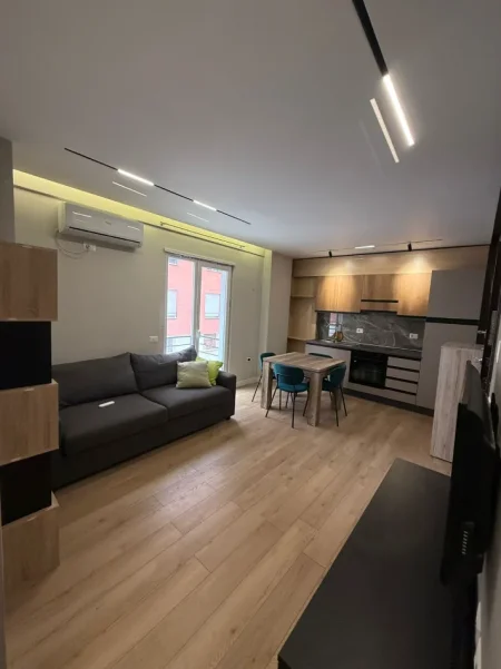 Tirane, jepet me qera apartament 1+1+Ballkon Kati 2, 65 m² 400 € (Xhamia e Selites)