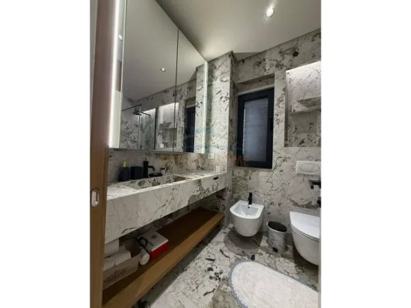 Tirane, jepet me qera apartament 1+1+PARKIM , Kati 1, 80 m² 700 € (OASIS RESIDENCE , Unaza e Re)