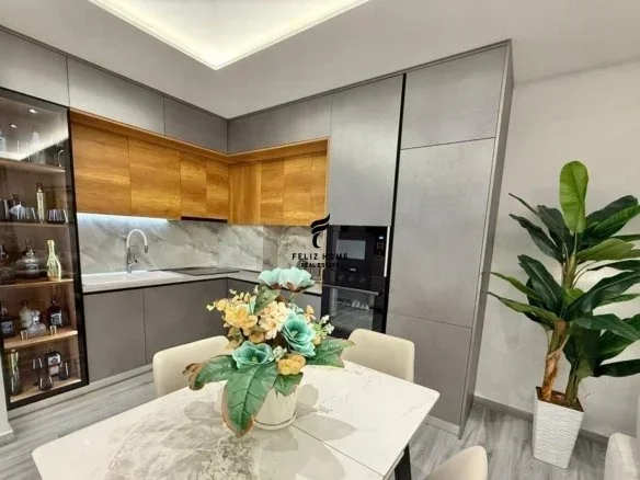 Tirane, jepet me qera apartament 2+1 Kati 4, 90 m² 550 € (FRESKU)