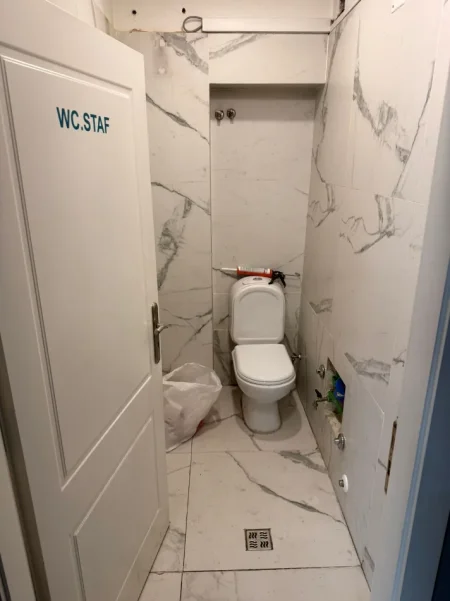 Tirane, jepet me qera ambjent biznesi Kati 0, 80 m² (21 dhjetori)