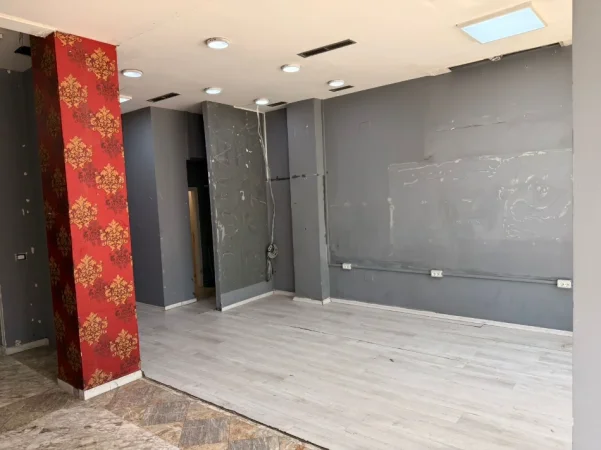Tirane, jepet me qera ambjent biznesi Kati 0, 80 m² (21 dhjetori)