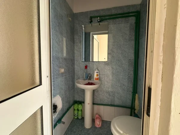 Tirane, shitet ambjent biznesi Kati 0, 20 m² 55.000 € (Square 21)
