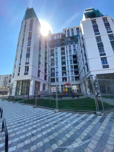 Tirane, shitet apartament 3+1+2 Kati 4, 135 m² 472.500 € (KOMUNA E PARISIT)