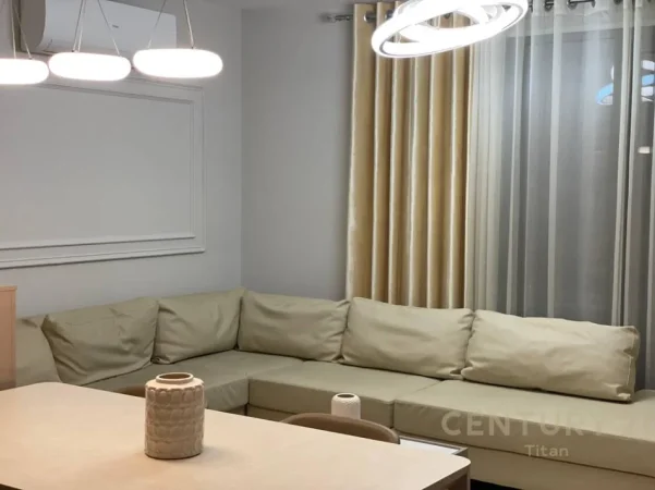 Tirane, jepet me qera apartament 3+1 Kati 5, 134 m² 1.500 € (Fiori Di Bosko)