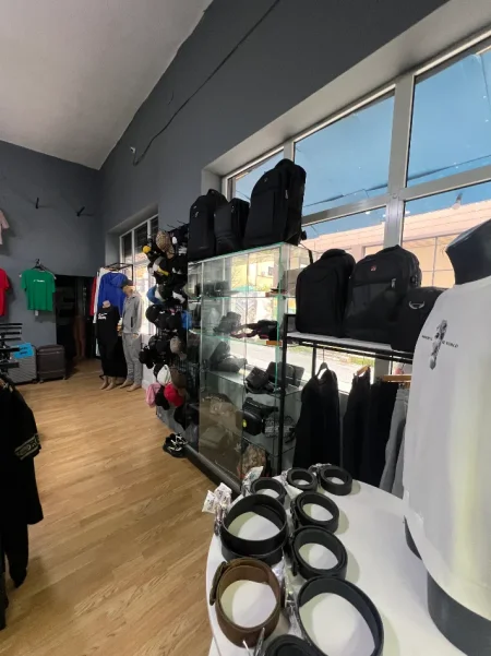 Tirane, shes Shitet i gjith si eshte 6500€ Per arsye familjare