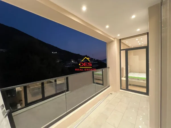 Vlore, jepet me qera apartament 1+1+Ballkon Kati 3, 60 m² 450 € (Rruga Dhimitër Konomi)