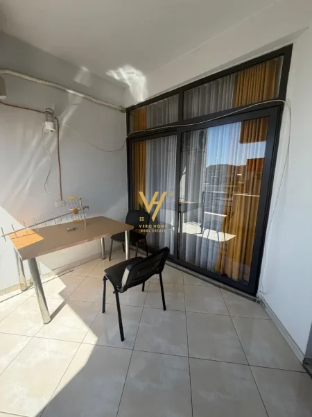 Tirane, jepet me qera apartament 2+1+Ballkon Kati 7, 114 m² 620 € (UNAZA E RE)