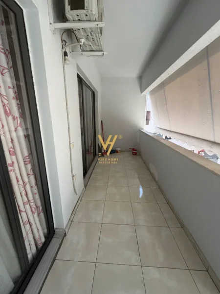 Tirane, jepet me qera apartament 2+1+Ballkon Kati 7, 114 m² 620 € (UNAZA E RE)