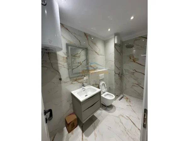 Tirane, shitet apartament 2+1+2 Kati 2, 125 m² 270.000 € (STACIONI I TRENIT , USLUGA)