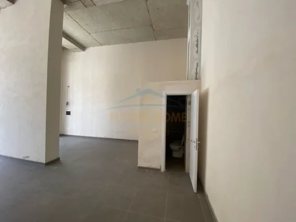 Tirane, jepet me qera ambjent biznesi Kati 0, 56 m² 850 € (Rruga e Dibres)