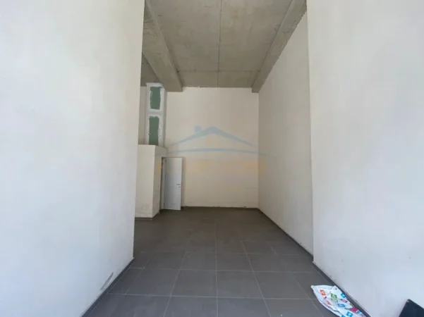 Tirane, jepet me qera ambjent biznesi Kati 0, 56 m² 850 € (Rruga e Dibres)