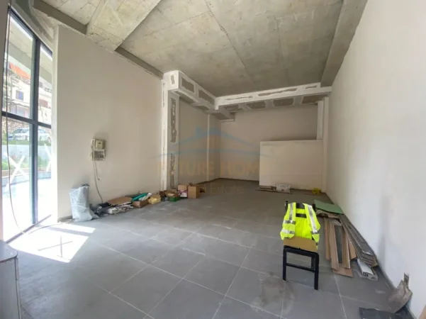 Tirane, jepet me qera ambjent biznesi Kati 0, 74 m² 1.100 € (Rruga e Dibres)