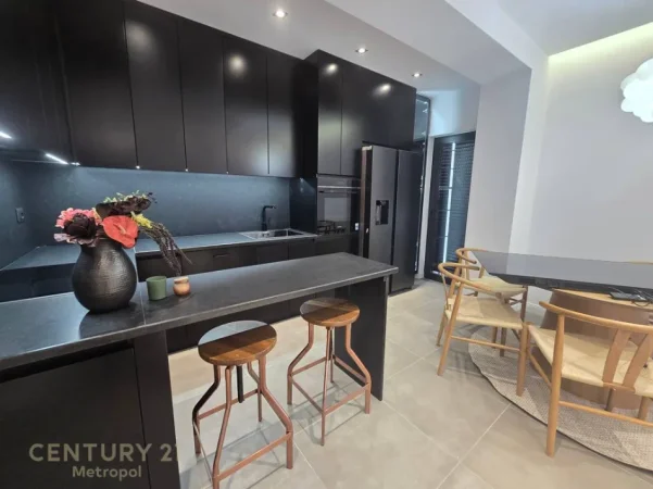 Tirane, jepet me qera apartament 3+1+Ballkon Kati 5, 120 m² 1.700 € 