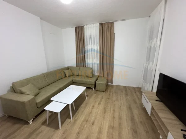 Tirane, jepet me qera apartament 1+1 Kati 4, 88 m² 400 € (PASKUQAN)