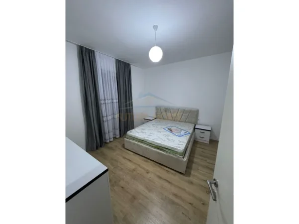Tirane, jepet me qera apartament 1+1 Kati 4, 88 m² 400 € (PASKUQAN)