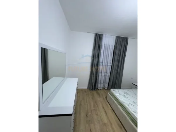 Tirane, jepet me qera apartament 1+1 Kati 4, 88 m² 400 € (PASKUQAN)