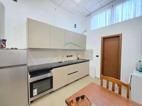 Tirane, jepet me qera garsonier 1+1 Kati 0, 30 m² 370 € (Rruga Gramoz Pashko)