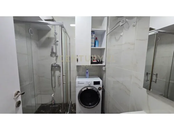 Tirane, jepet me qera apartament 2+1+Ballkon Kati 6, 96 m² 750 € 