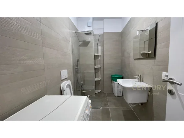 Tirane, jepet me qera apartament 2+1 Kati 5, 70 m² 480 € 