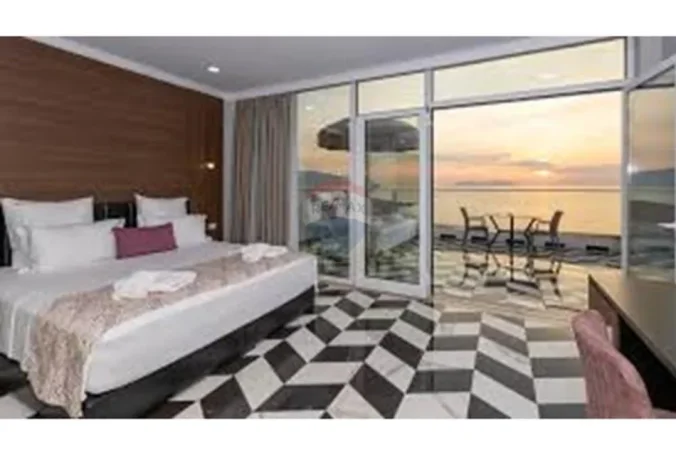 Vlore - Lungomare, shitet hotel , 4.800 m² (Uji i ftohte , Vlore)