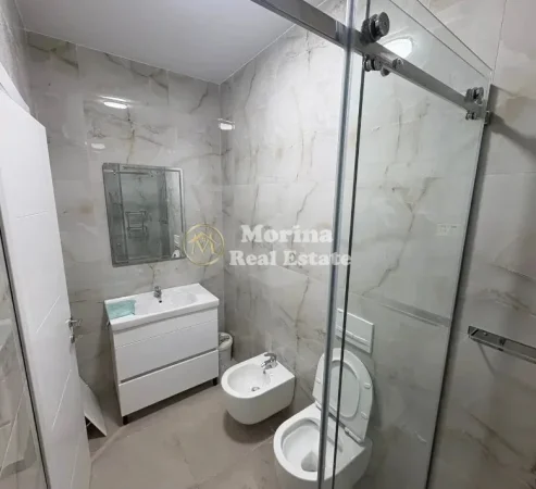 Tirane, jepet me qera apartament 1+1 Kati 2, 88 m² 600 € (Laprake)