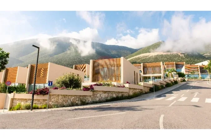 Vlore, shitet Vile 2 Katshe , 250 m² (Palase)