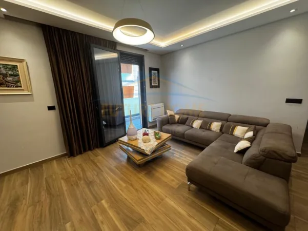 Tirane, jepet me qera apartament 2+1 Kati 1, 91 m² 1.250 € (Residence Sofia , Teg)