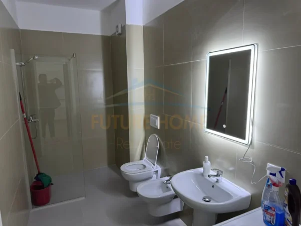 Tirane, jepet me qera apartament 1+1 Kati 4, 88 m² 400 € (Paskuqan)