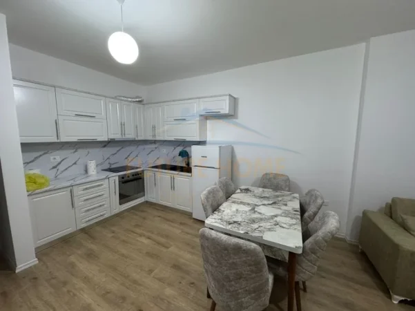 Tirane, jepet me qera apartament 1+1 Kati 4, 88 m² 400 € (Paskuqan)