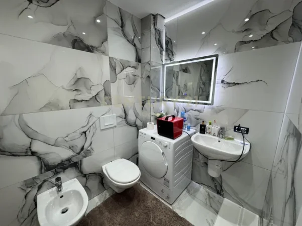 Tirane, jepet me qera apartament 2+1 Kati 4, 115 m² 1.200 € 