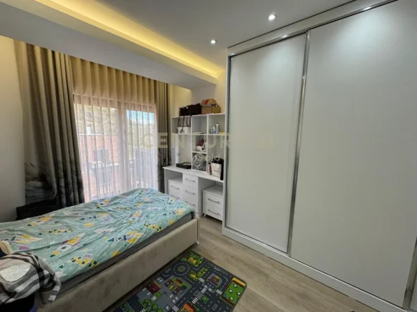 Tirane, jepet me qera apartament 2+1 Kati 4, 115 m² 1.200 € 