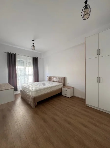 Tirane, jepet me qera apartament 1+1+Ballkon Kati 5, 70 m² 450 € (Apartament 1+1 Per Qera Plotesisht I Mobiluar Ali Demi Rezidenca Kaimi)