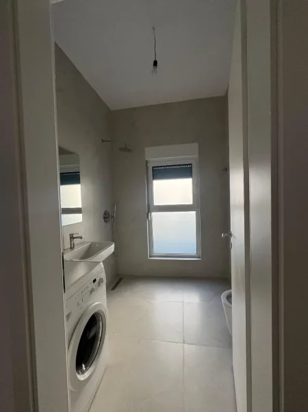 Tirane, jepet me qera apartament 1+1+Ballkon Kati 5, 70 m² 450 € (Apartament 1+1 Per Qera Plotesisht I Mobiluar Ali Demi Rezidenca Kaimi)