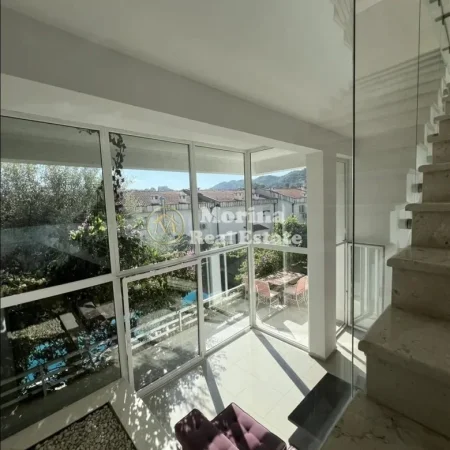 Tirane, jepet me qera Vile 5+1+Ballkon Kati 1, 460 m² 5.000 € (Kodra e Diellit)