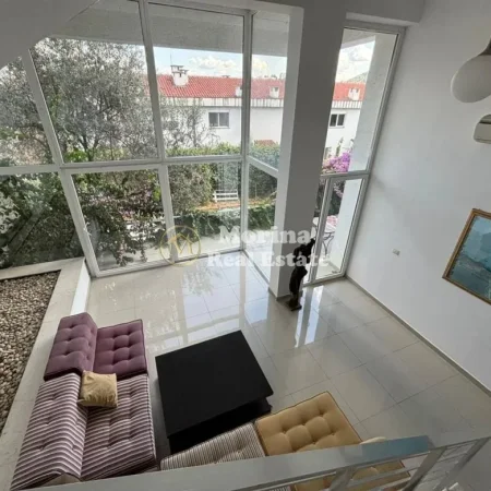 Tirane, jepet me qera Vile 5+1+Ballkon Kati 1, 460 m² 5.000 € (Kodra e Diellit)
