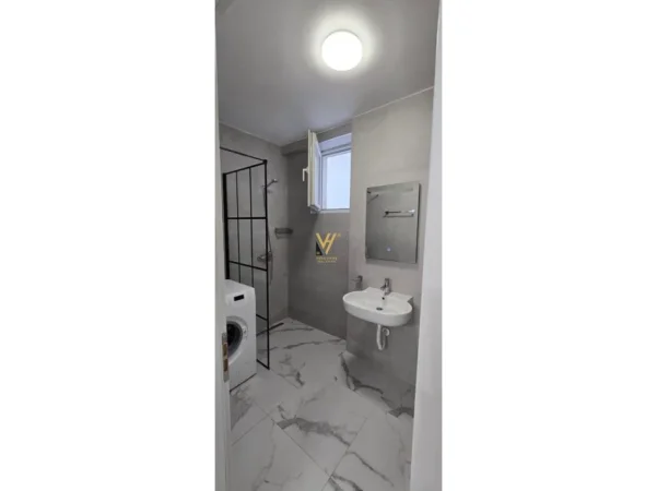 Tirane, jepet me qera apartament 2+1+Ballkon Kati 3, 85 m² 620 € (LIQENI I THATE)
