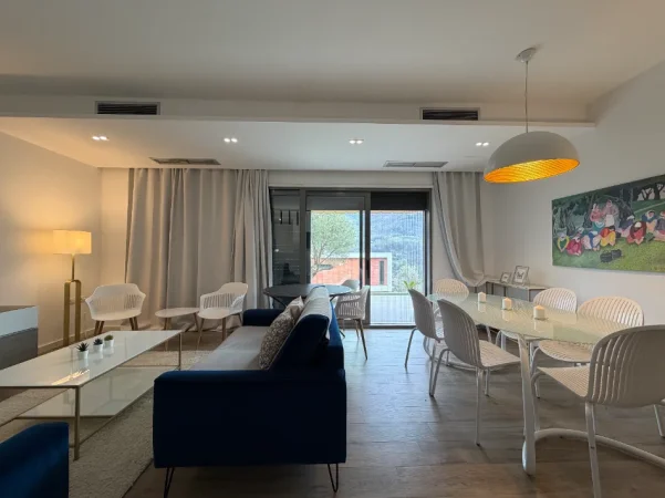 Tirane, jepet me qera Vile 3 Katshe Kati 0, 165 m² 2300 € (Rezidence private, Mullet)