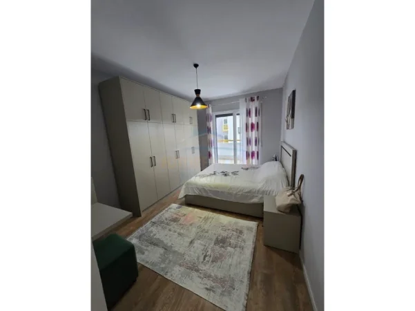 Tirane, jepet me qera apartament 1+1+Ballkon Kati 6, 82 m² 680 € (Kompleksi E-88 Laprake)