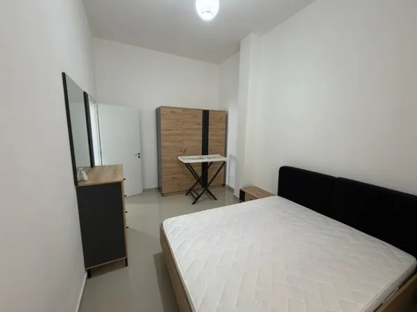 Tirane, jepet me qera 2+1 Kati 1, 